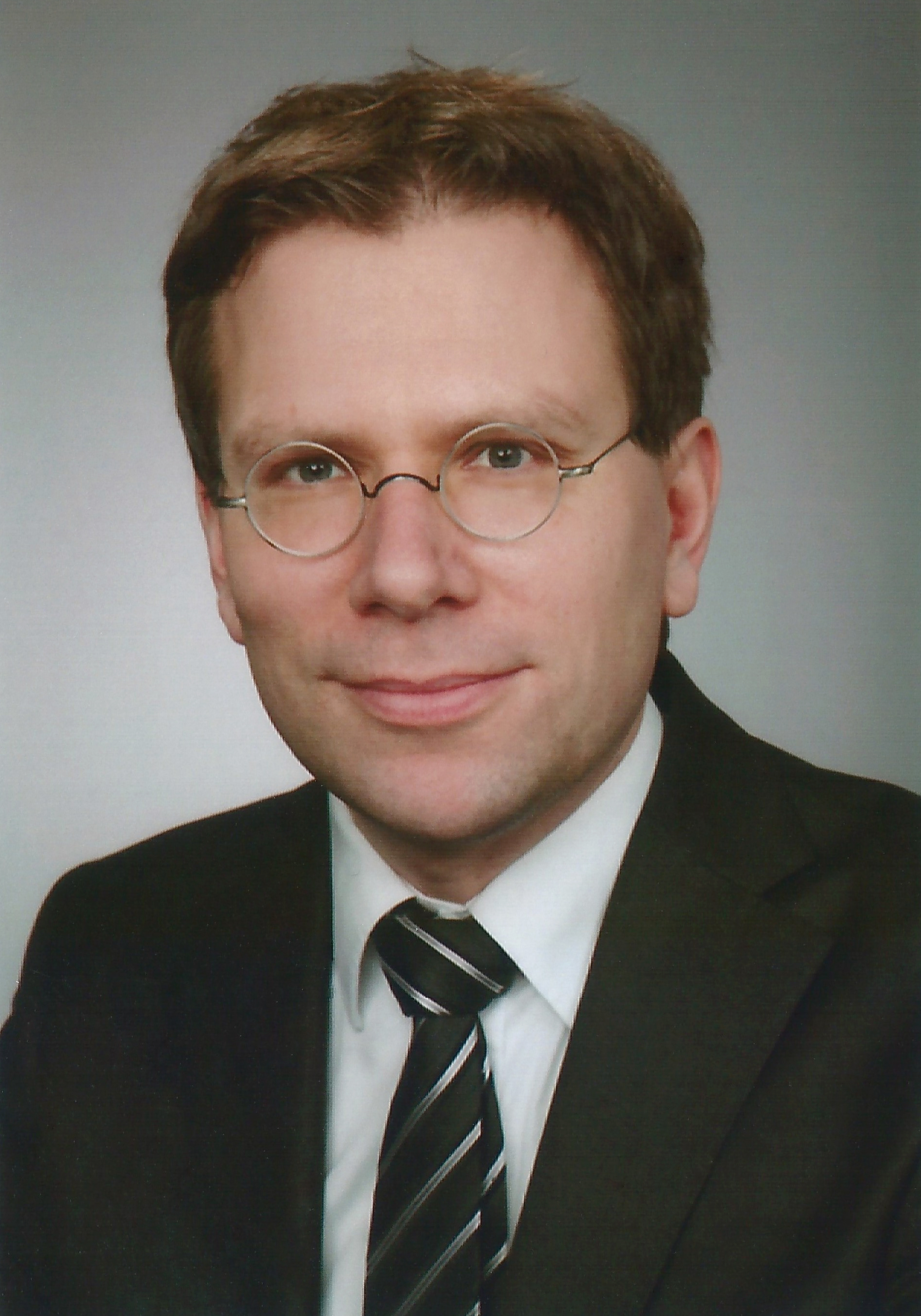 Portait Prof. Dr.-Ing. Henning Zindler