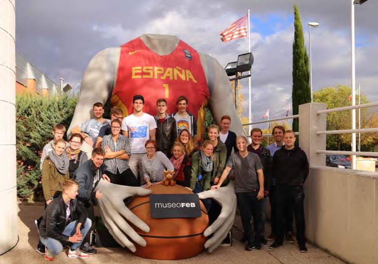 Gruppenfoto Basketballverband in Madrid