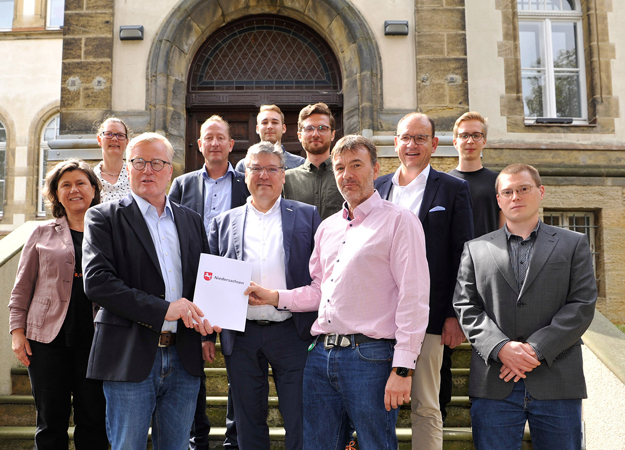 Übergabe des Zuwendungsbescheids für unseren HTI Digital GreenTech
