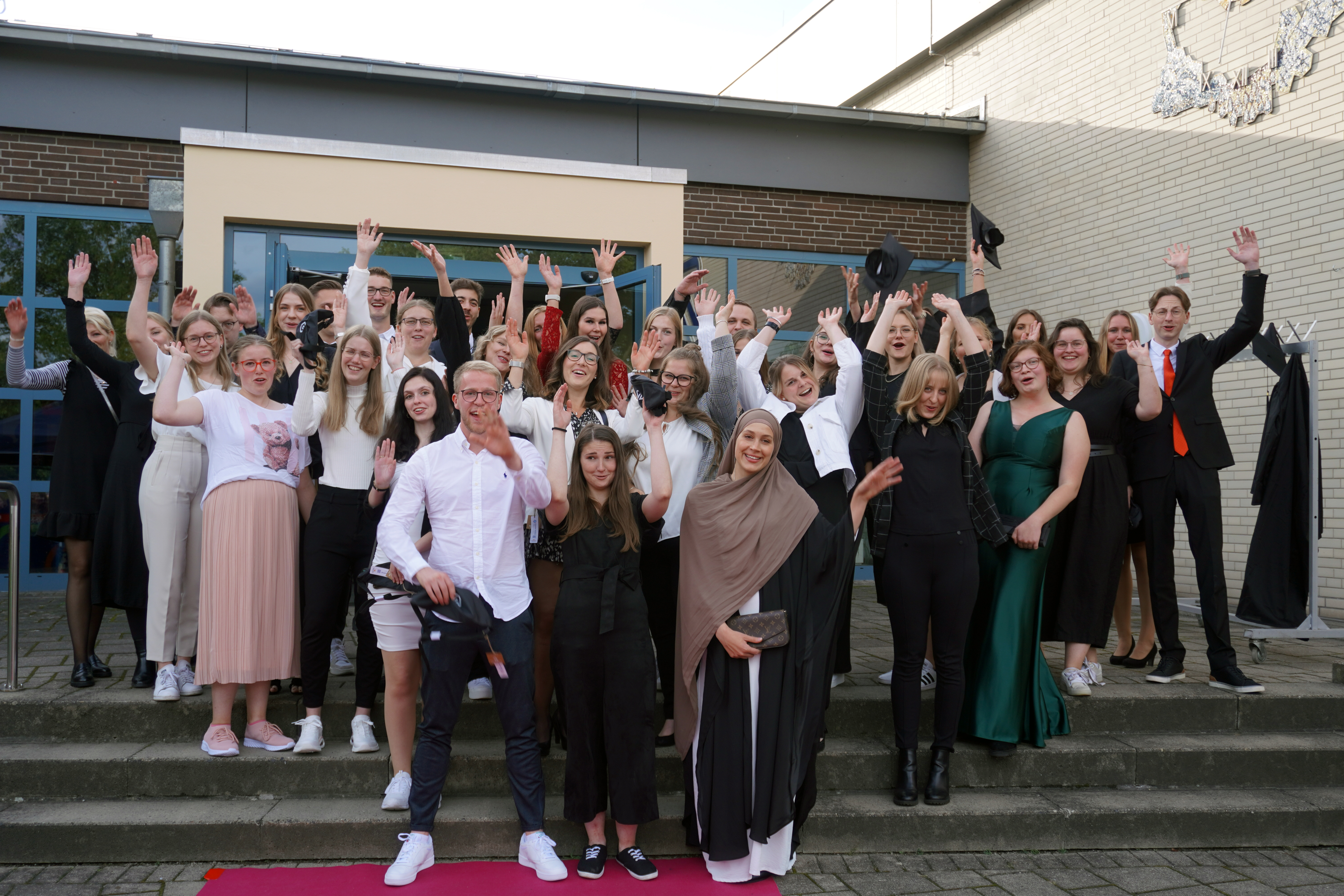 Gruppenfoto Absolventenfeier Jubel_SUD