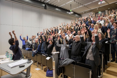 Podiumsdiskussion Glück Lachyoga