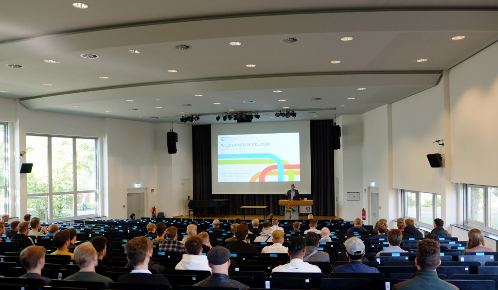 Pressefoto_04_Erstsemesterbegrüßung_Standort_WF_WEB