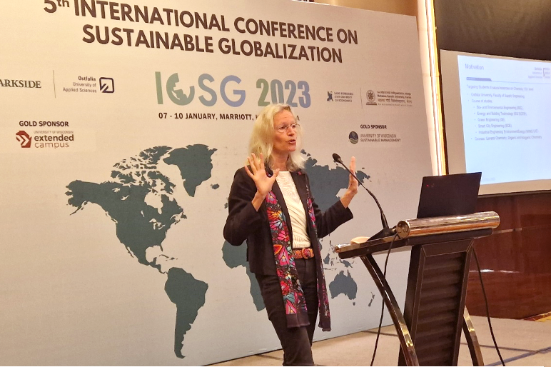 Dr. Hedda Sander auf der 5. Internationalen Konferenz für nachhaltige Globalisierung in Kerala.