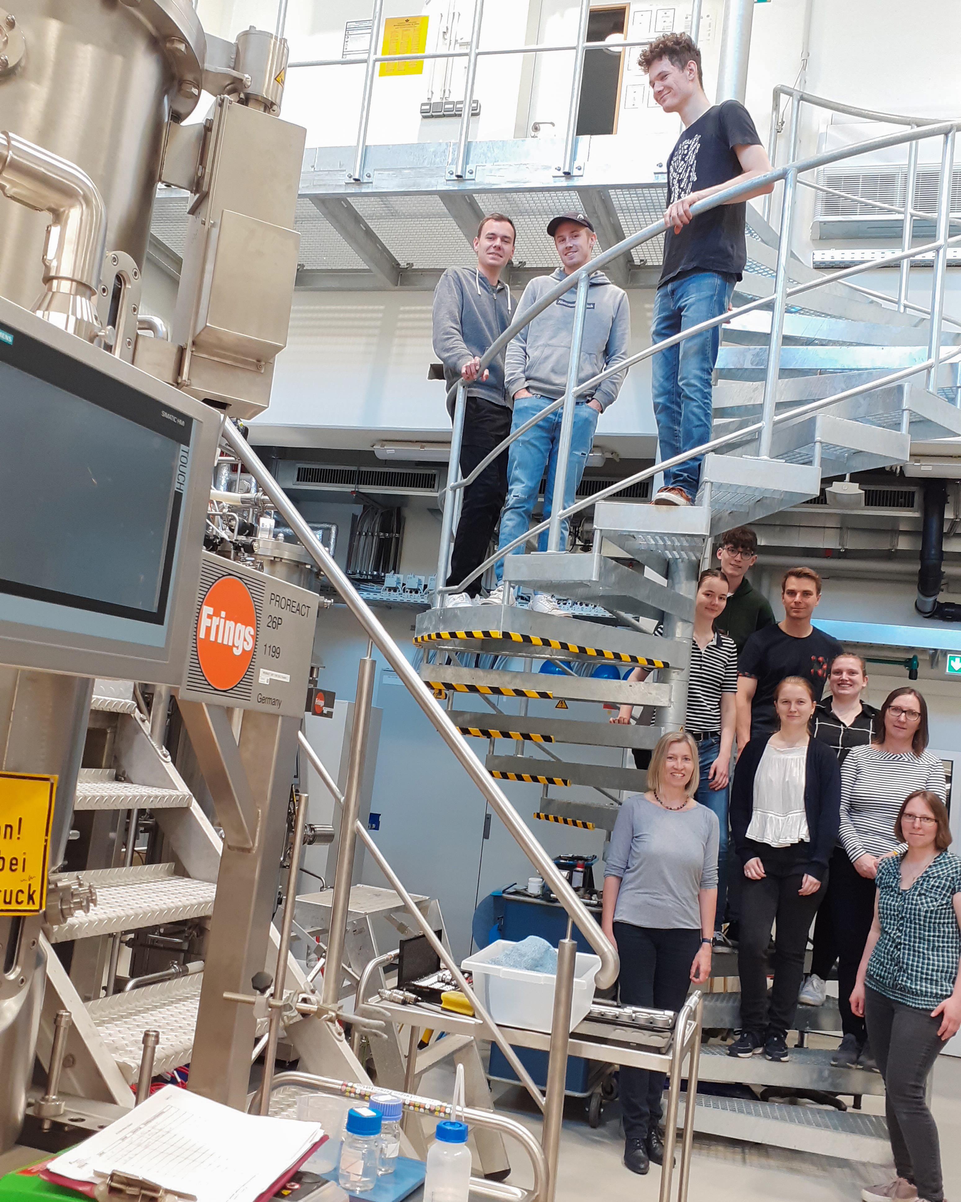 Gruppenfoto der Studierenden des Moduls Molekular- und Mikrobiologie  am Helmholtz-Zentrum für Infektionsforschung in Braunschweig