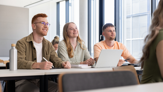 Studierende in einer Lehrveranstaltung