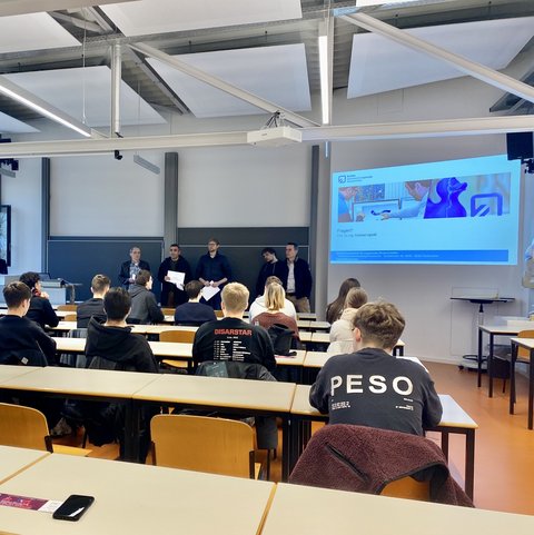 Foto Vortrag (öffnet Vergrößerung des Bildes)