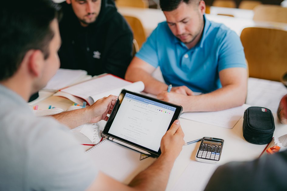 Lerngruppe Masterstudiengang BWL Online 