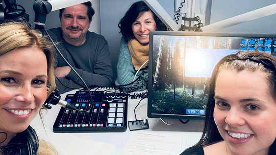 Maria Pfützner und ihre Gäste bei der Aufnahme der Podcastfolge