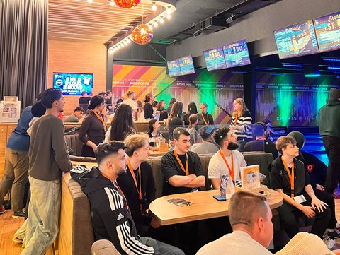 Rahmenprogramm bei der 11. Internationalen Woche am Campus Wolfsburg der Ostfalia: Bowling. (öffnet Vergrößerung des Bildes)