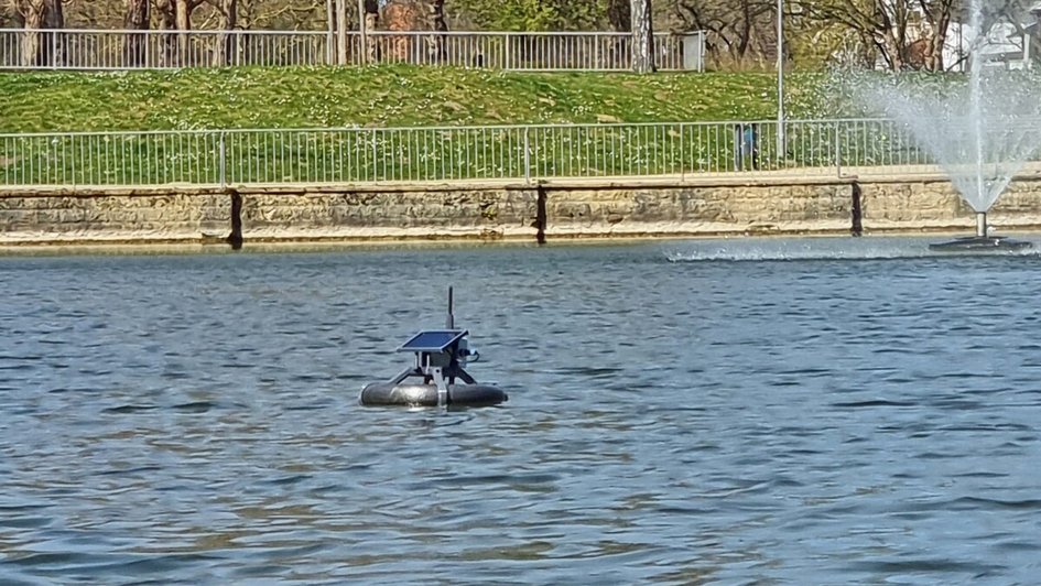 Die smarte Boje von Hydroguard in Aktion.