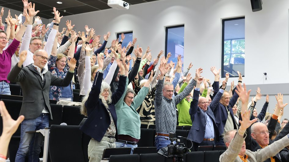 Publikum bei der 12. Glücksveranstaltung