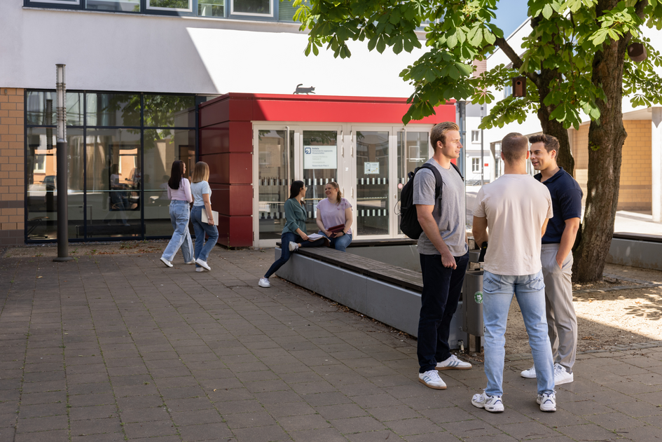 Gruppe Menschen Campus