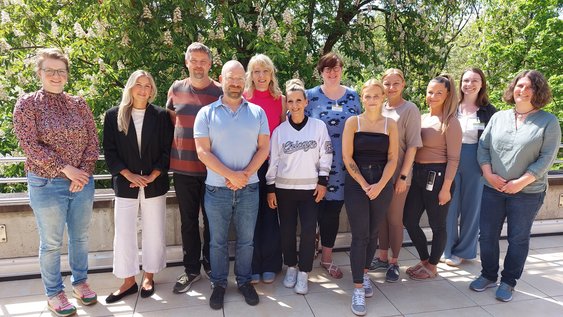The first workshop was held at Haus St. Vinzenz at the end of April. The participants are looking forward to trialling digital tools. Photo: Jennifer Bullert