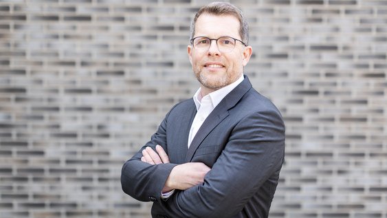 Prof. Dr. Kai Litschen von der Fakultät Recht an der Osfalia Hochschule für angewandte Wissenschaften.