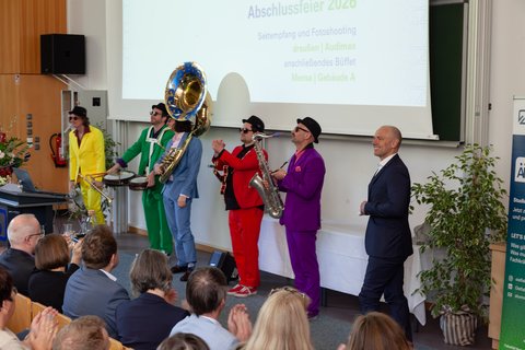 Abschlussfeier 2026 an der Ostfalia am Campus Salzgitter (öffnet Vergrößerung des Bildes)