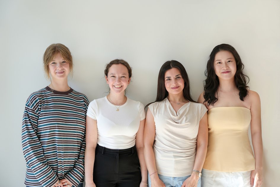 Pressefoto (Ostfalia): Das studentische Projektteam (von links): Amelie Sendzik, Maribel Löwegrün und Nahida Hassan und Feifei Wu.