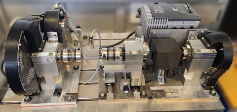 Kupplungsprüfstand mit HysteresebremseFak. Maschinenbau - IKAMProf. Lippardt (öffnet Vergrößerung des Bildes)