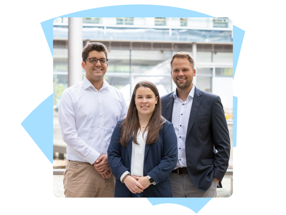 Gruppenbild von Alumni Alexander Wegner, Larissa Kruzyk und Philipp Sterling