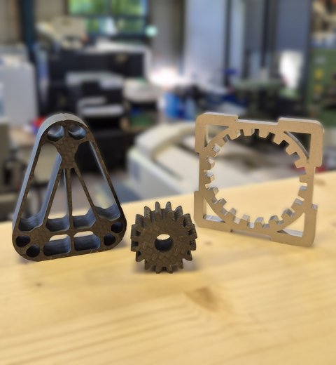 Allgemeine Beispiele WasserstrahlschneidenZentrale BetriebswerkstattTeam wob-racing/ Herr Sorge (öffnet Vergrößerung des Bildes)