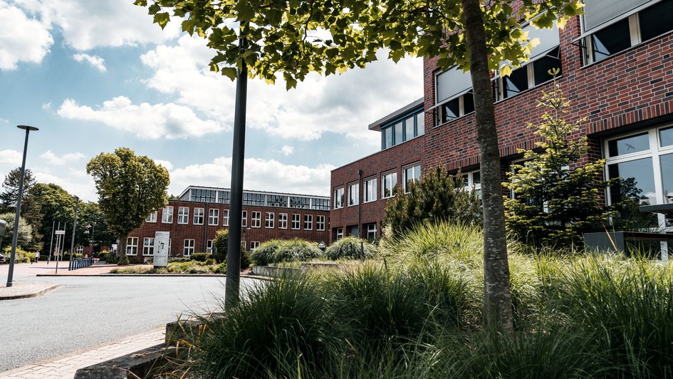 Press photo (Andreas Rodemann/Ostfalia): A view of the Salzgitter-Calbecht campus of Ostfalia University of Applied Sciences.