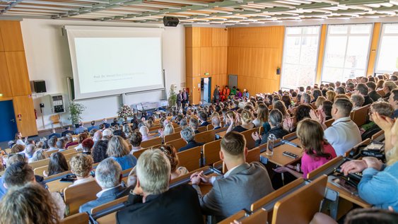 Abschlussfeier 2025 an der Ostfalia am Campus Salzgitter