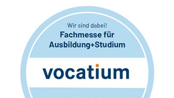 vocatium-Siegel mit Text: Wir sind dabei! Fachmesse für Ausbildung + Studium. Deine Berufswahl, deine Zukunft.