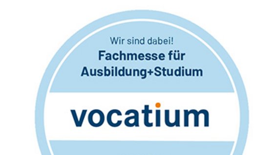 vocatium-Siegel mit Text: Wir sind dabei! Fachmesse für Ausbildung + Studium. Deine Berufswahl, deine Zukunft.