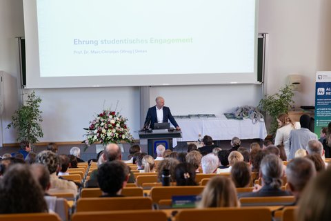 Abschlussfeier 2026 an der Ostfalia am Campus Salzgitter (öffnet Vergrößerung des Bildes)