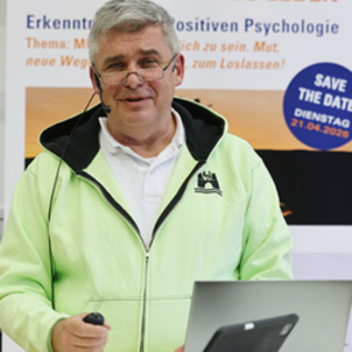 Prof. Dr. Mike Hoffmeister