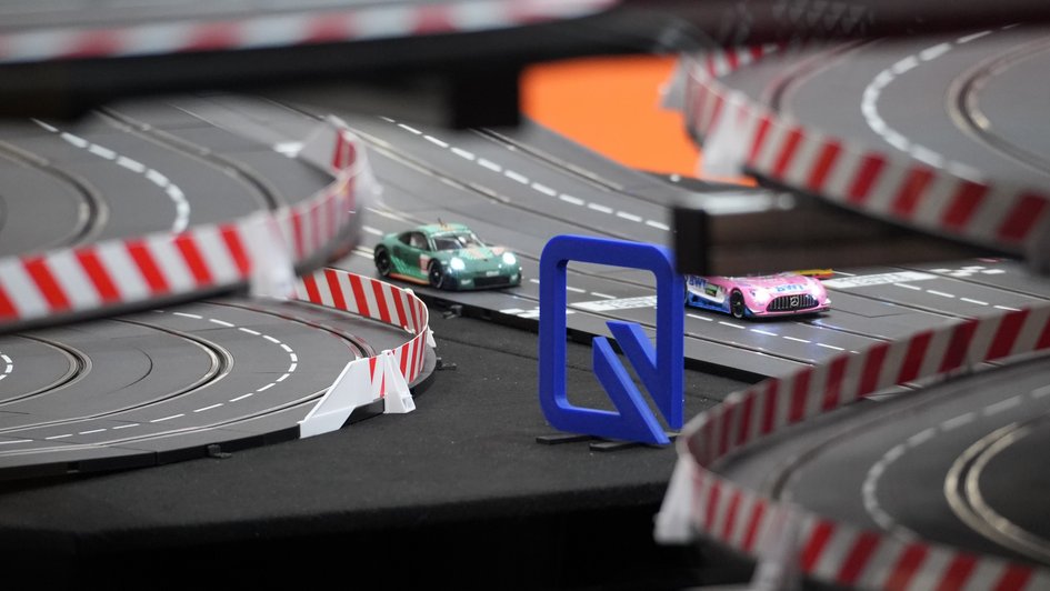 Press photo (Ostfalia): Ostfalia University is presenting itself at the IdeenExpo 2026 with 18 exciting hands-on stations. These include Autonomous Speed Racing, where participants can compete with autonomous racing vehicles