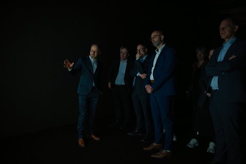 Rundgang durch die Ausstellung "Midnight Zone" im Kunstmuseum Wolfsburg. (öffnet Vergrößerung des Bildes)