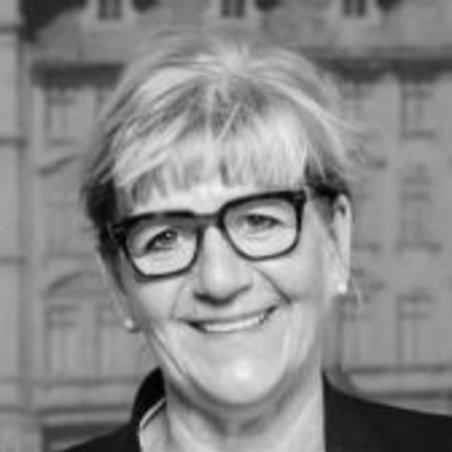 Prof. Dr. Anja Hesse