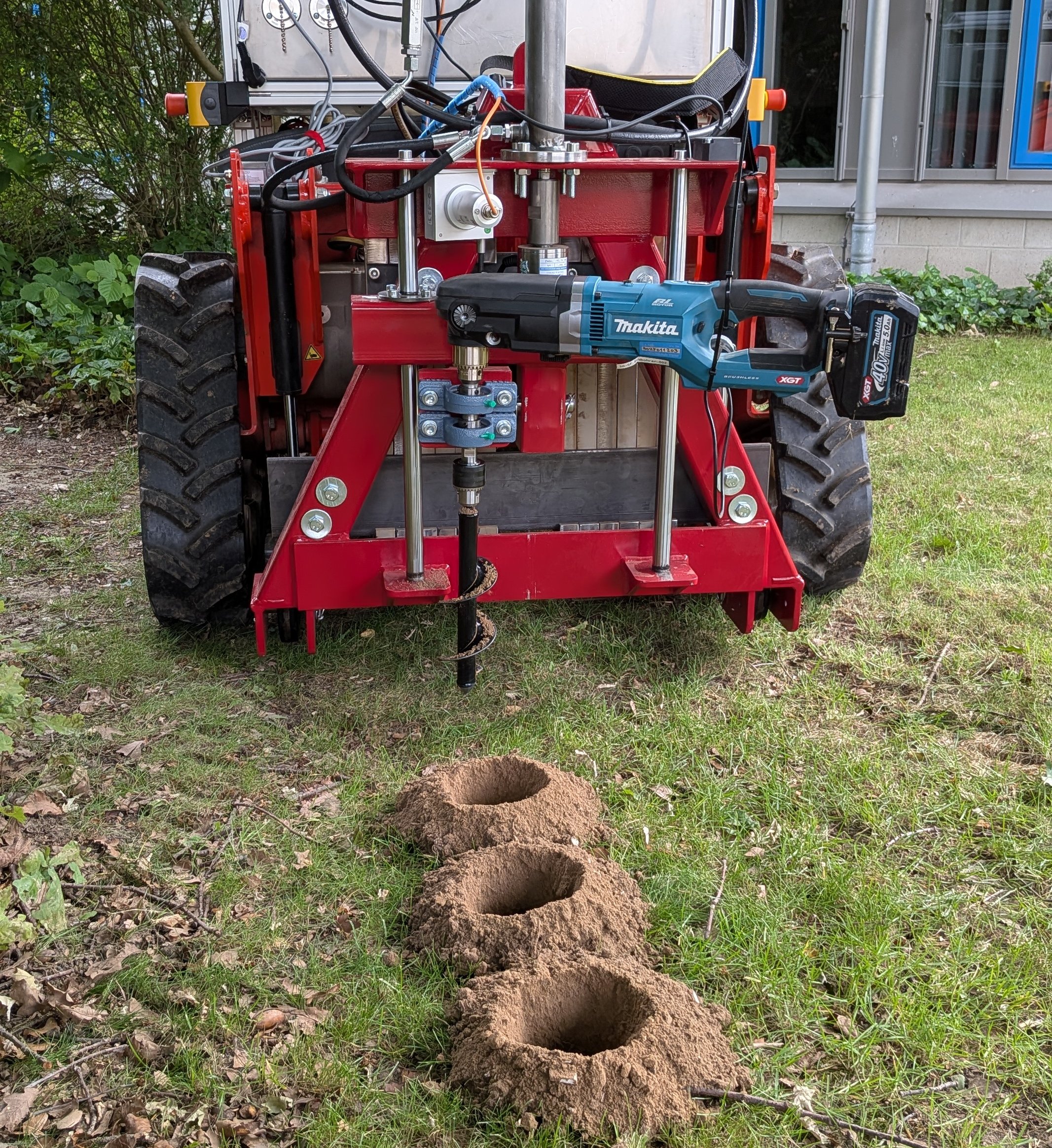 Herstellung von Bohrlöchern im Boden