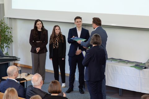 Abschlussfeier 2026 an der Ostfalia am Campus Salzgitter (öffnet Vergrößerung des Bildes)
