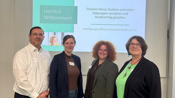 Christian Frieß, Sandra Tschupke, Laura Windhorst, Ilka Benner beim Treffen der AG Offene Hochschule in Hannover