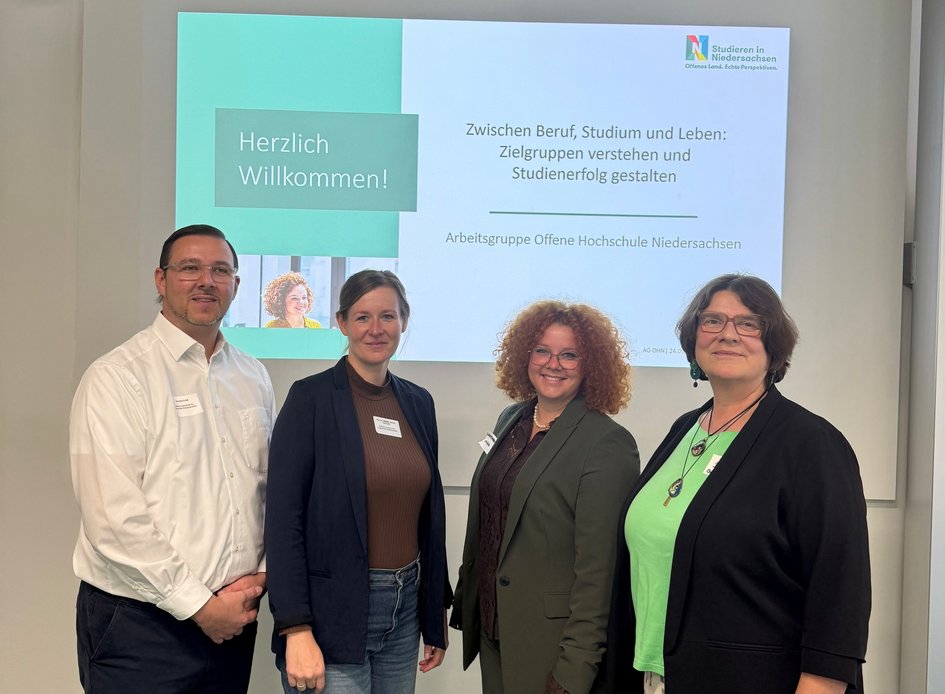 Christian Frieß, Sandra Tschupke, Laura Windhorst, Ilka Benner beim Treffen der AG Offene Hochschule in Hannover