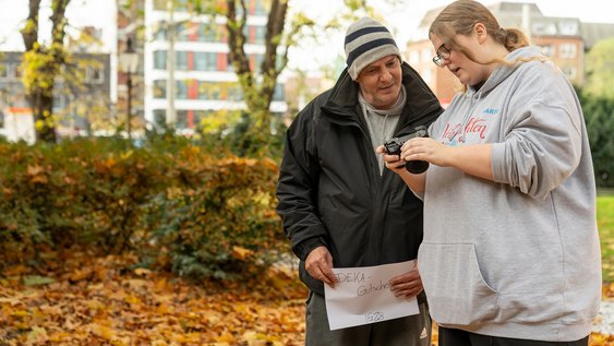 Medienpädagogik-Studierende der Ostfalia waren im November unterwegs, haben mit den Menschen gesprochen und ihre Weihnachtswünsche fotografisch festgehalten.