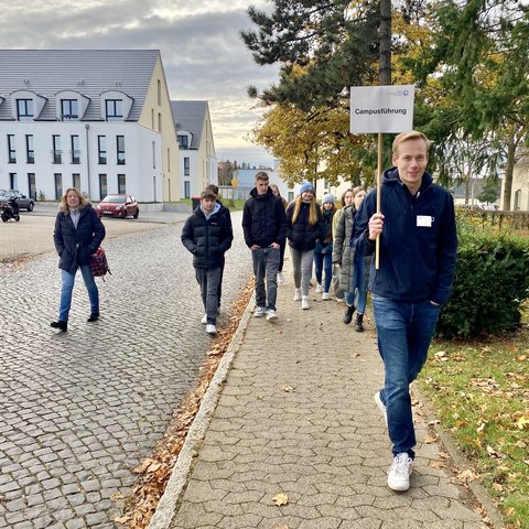 Foto Campusführung (öffnet Vergrößerung des Bildes)