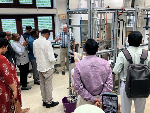 Eine hochrangige Delegation aus dem Bildungssektor des indischen Bundesstaates Telangana hat am 30. Juni 2026 die Ostfalia Hochschule für angewandte Wissenschaften am Campus Wolfenbüttel besucht. (öffnet Vergrößerung des Bildes)