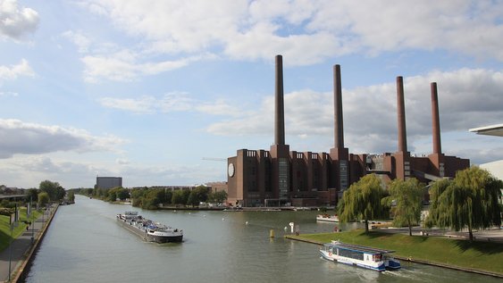 Wolfsburg cogeneration plant on the Mittelland Canal