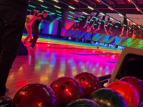 Rahmenprogramm bei der 11. Internationalen Woche am Campus Wolfsburg der Ostfalia: Bowling. (öffnet Vergrößerung des Bildes)