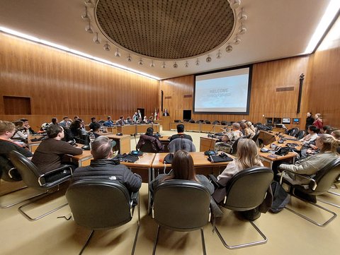 Die Gäste der 11. Internationalen Woche am Campus Wolfsburg der Ostfalia Hochschule im Wolfsburger Ratssaal. (öffnet Vergrößerung des Bildes)