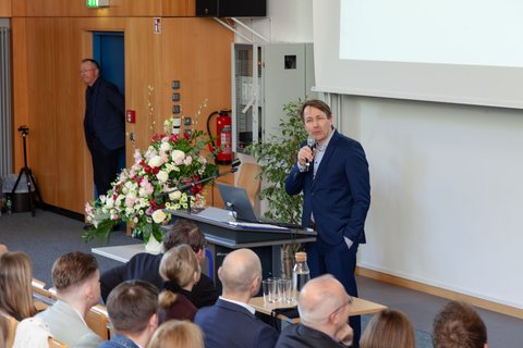 Abschlussfeier 2026 an der Ostfalia am Campus Salzgitter (öffnet Vergrößerung des Bildes)