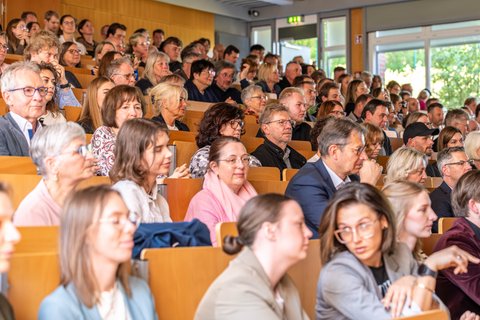 Abschlussfeier 2025 an der Ostfalia am Campus Salzgitter (öffnet Vergrößerung des Bildes)