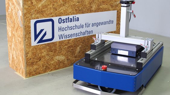 Trasportsystem vor Ostfalia Logo