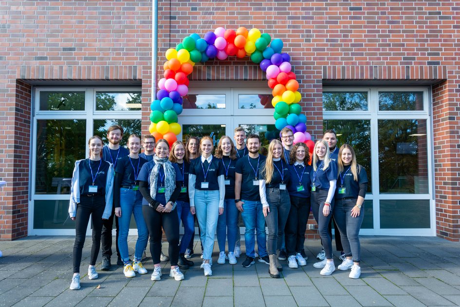 Gruppe von MentorInnen beim Welcome Day der Ostfalia am Campus Salzgitter