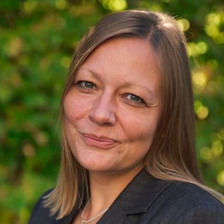 Dipl.-Kffr. Inga Poll