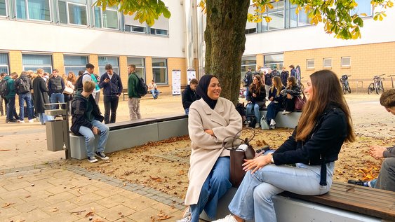 Pressefoto (Magdalena Oleszczyk): Nach der zentralen Begrüßung hatten die Studierenden die Möglichkeit, neue Kontakte zu knüpfen.
