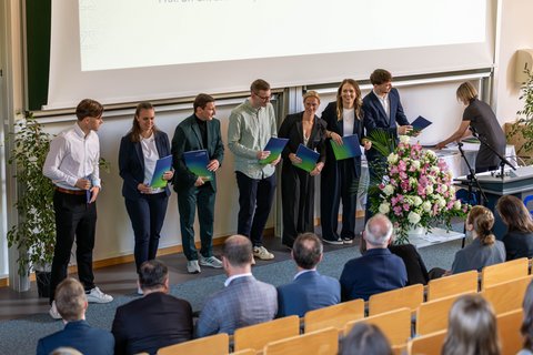 Abschlussfeier 2025 an der Ostfalia am Campus Salzgitter (öffnet Vergrößerung des Bildes)