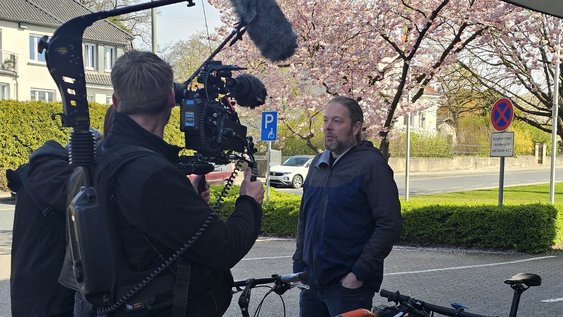 Ostfalia-Professor Felix Büsching im ZDF-Interviw